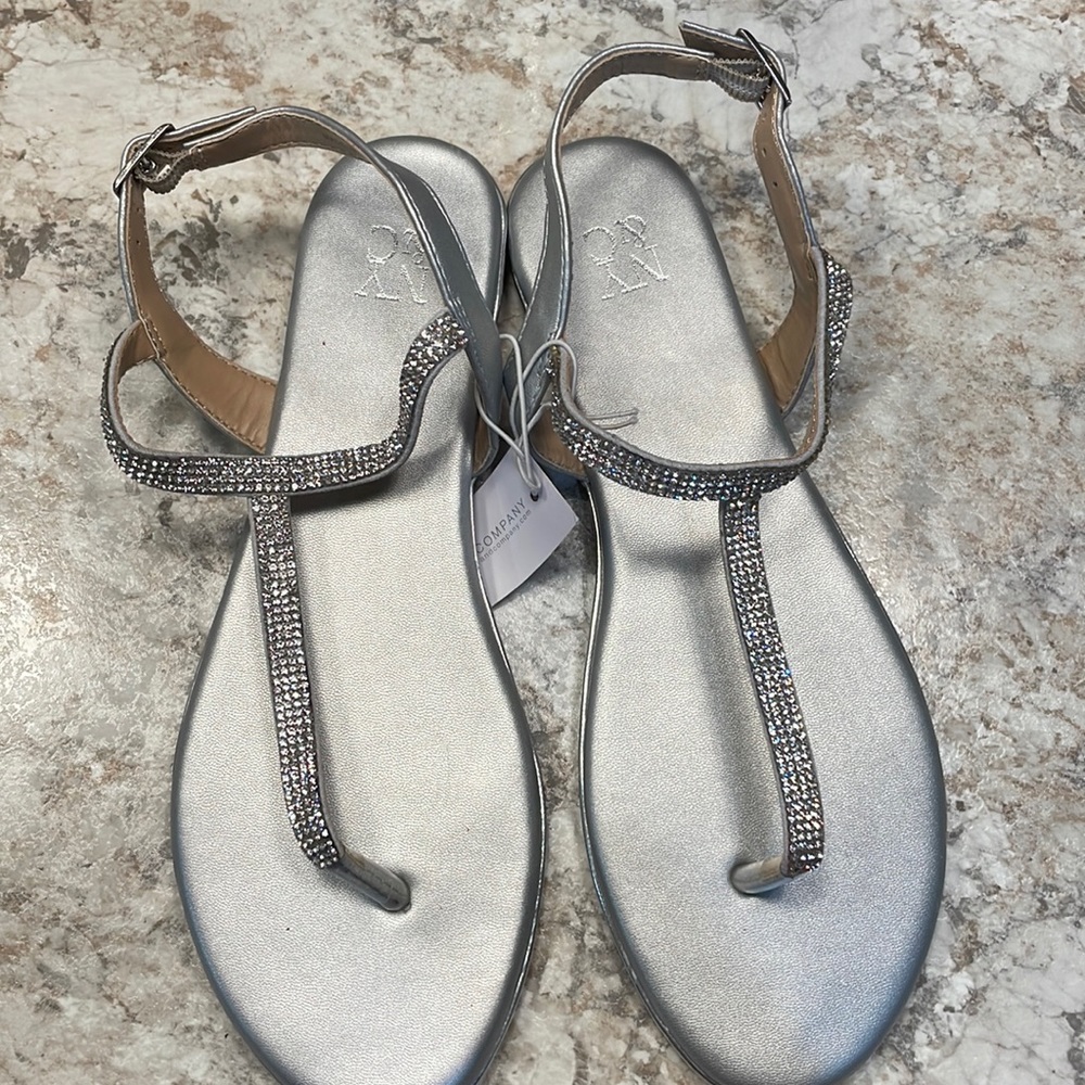 NWT  New York & Company womens sandals size 7.